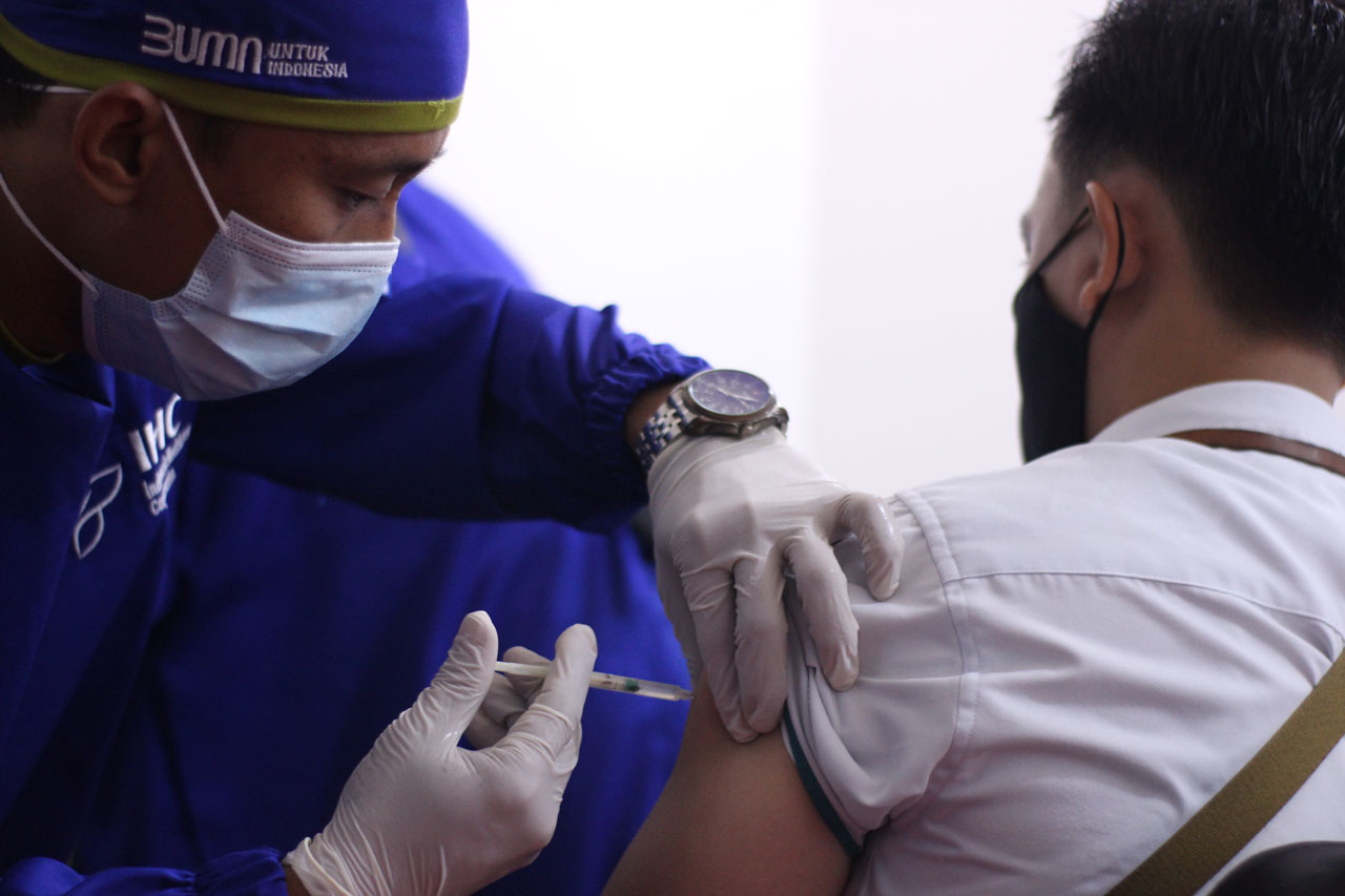 Grup MIND ID Melaksanakan Program Vaksinasi Bersama Covid-19