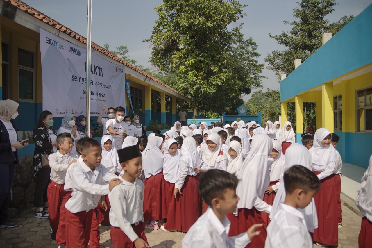 Grup MIND ID dan Kementrian BUMN Estafet Gelar Employee Volunteering