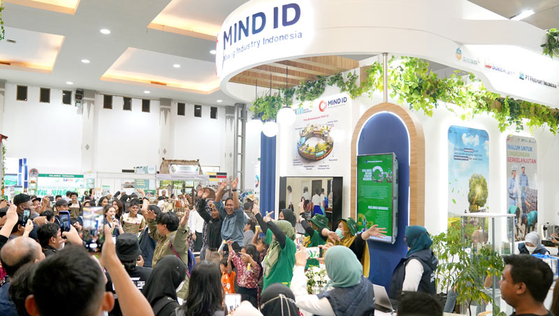 Kementerian Lingkungan Hidup dan Kehutanan Anugerahi MIND ID Sebagai Booth Terbaik pada Indogreen Expo 2023