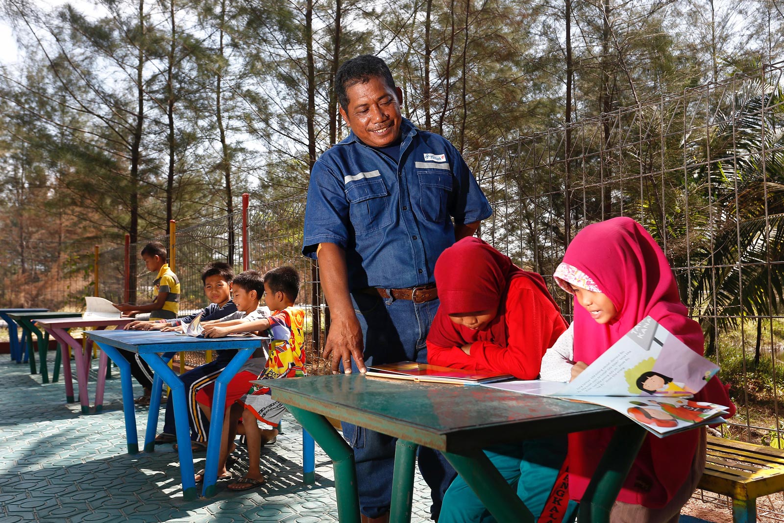 Hardiknas 2024, Grup MIND ID Telah Salurkan Lebih 3.900 Bantuan Dana Pendidikan